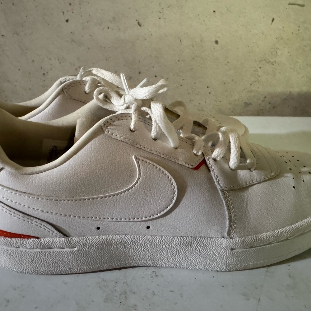 Nike White and Red Men's Sneakers